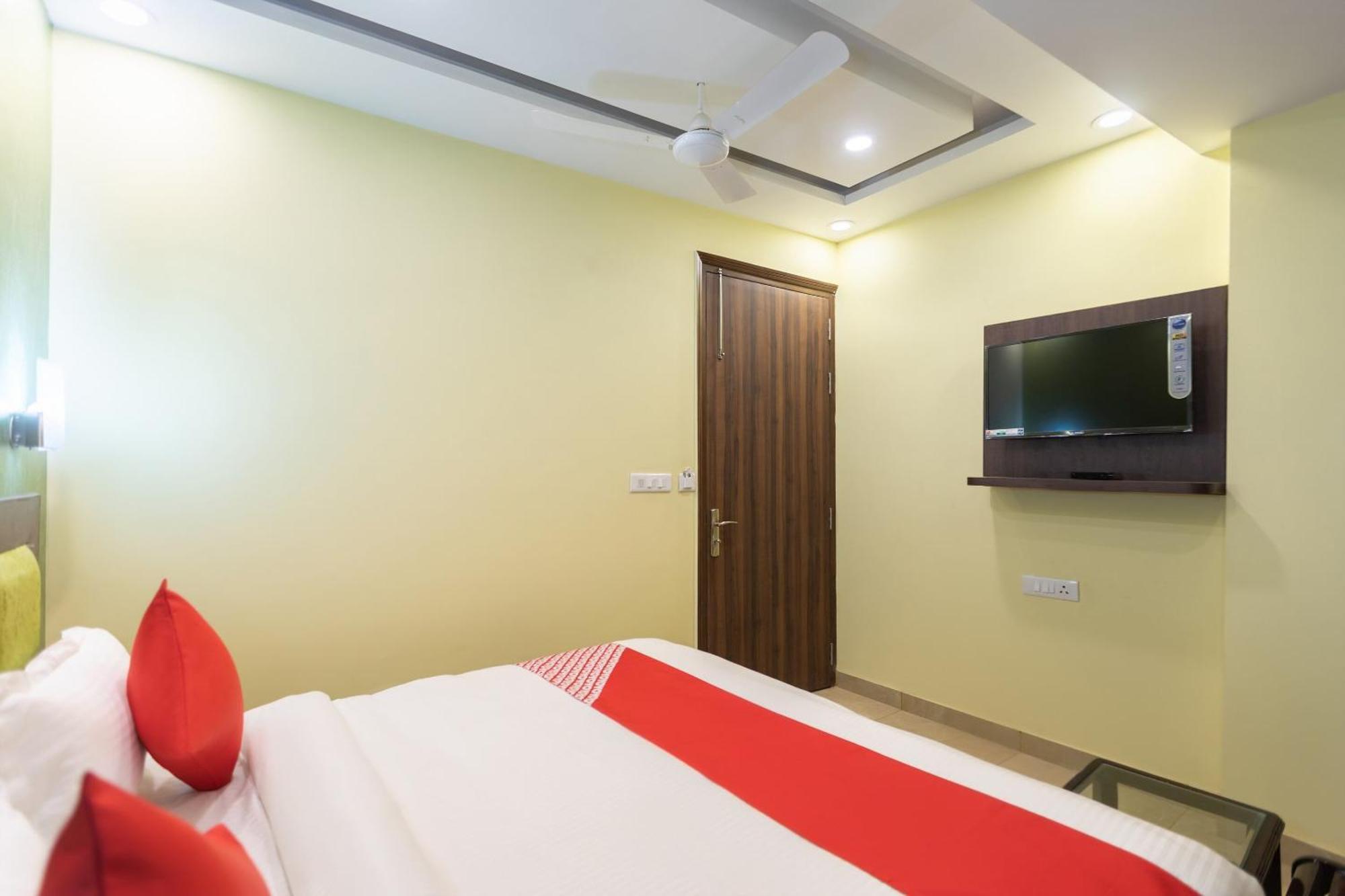 Super Oyo Hotel O Red Stone Inn New Delhi Exterior photo